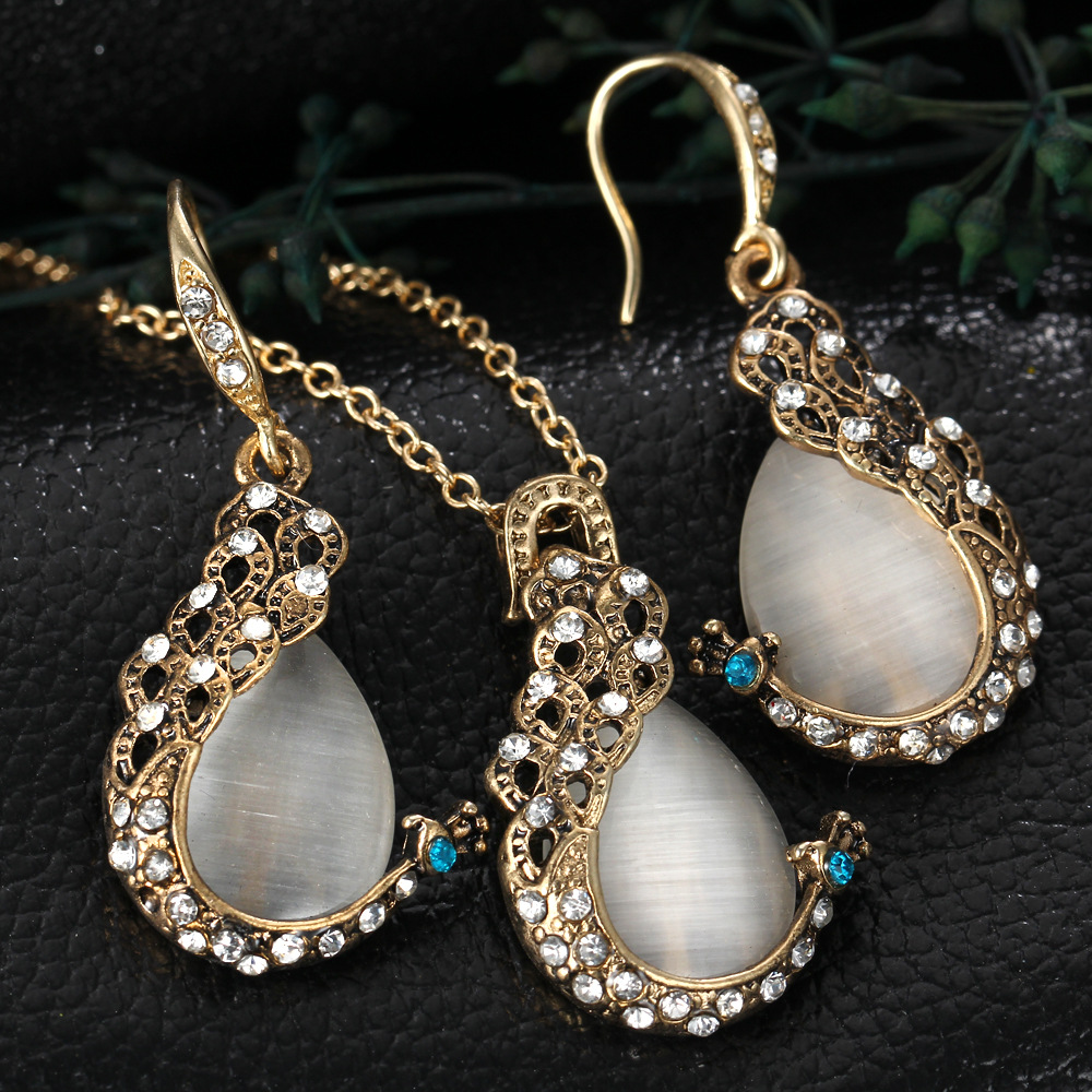 2PCS Peacock Cat'S Eye Crystal Earrings Necklace Set