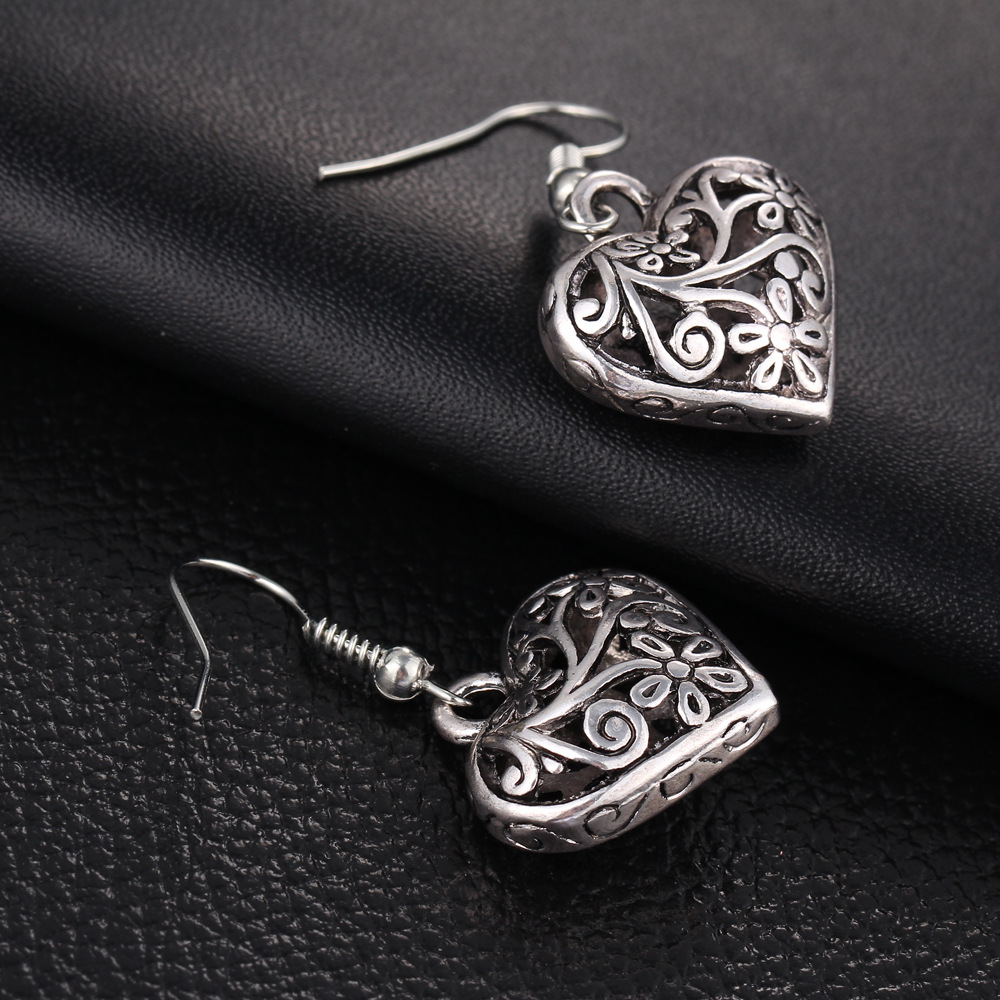 Carved Simple Hollow Heart Earrings