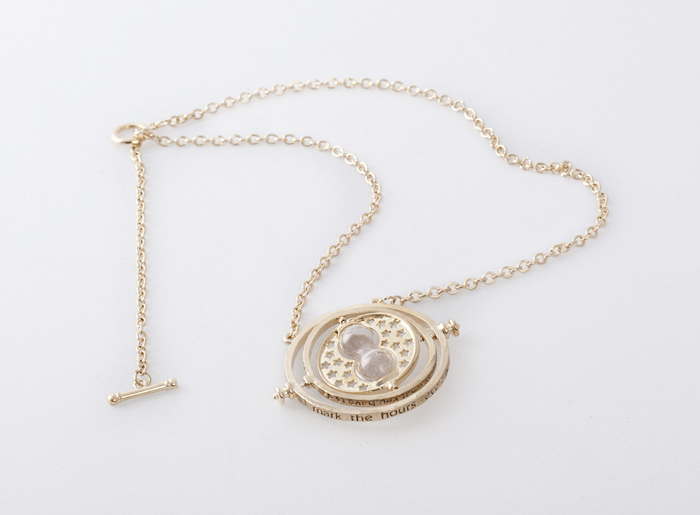 Retro Alloy Sand Clock Pendant Necklace