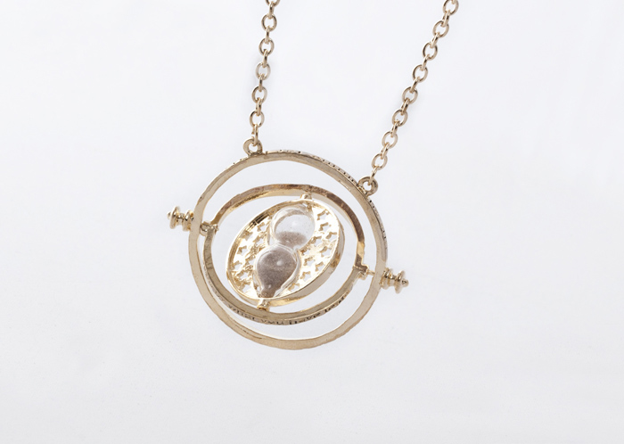 Retro Alloy Sand Clock Pendant Necklace