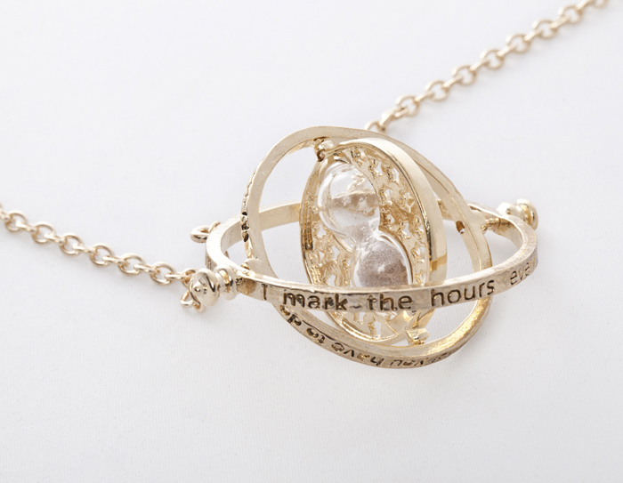 Retro Alloy Sand Clock Pendant Necklace