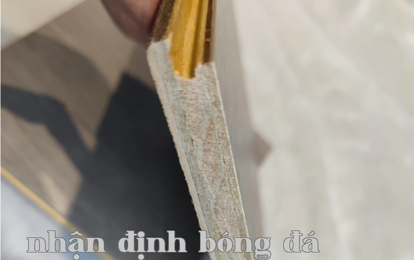 Nẹp chân tường