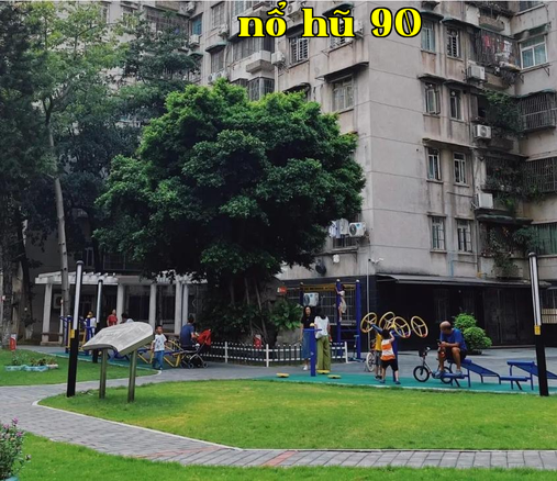 Nhà tôi, nhỏ cũ, nhưng là cảng biển ấm áp riêng biệt